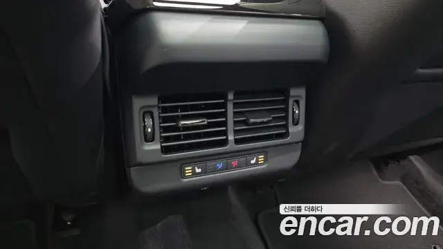 Land Rover Range Rover Evoque 2025 — Фото 18/20