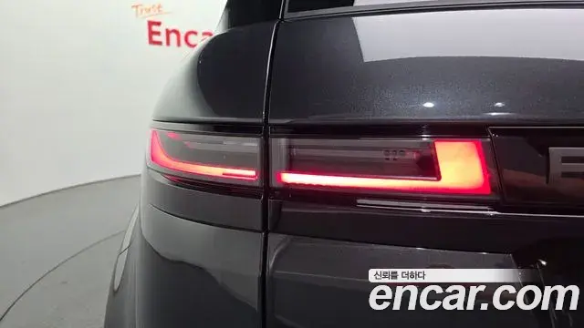 Land Rover Range Rover Evoque 2025 — Фото 19/20