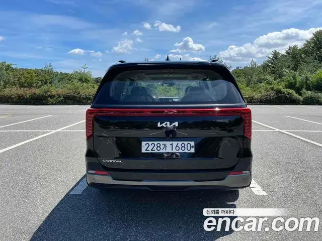 Kia Carnival 2024 — Photo 4/20