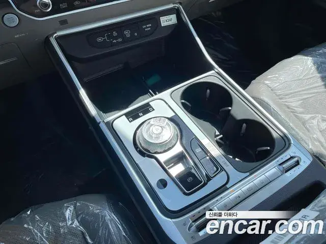 Kia Carnival 2024 — Photo 14/20
