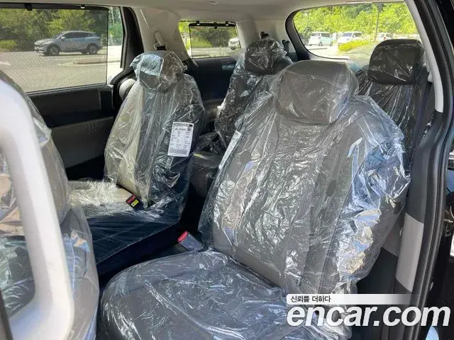 Kia Carnival 2024 — Photo 16/20