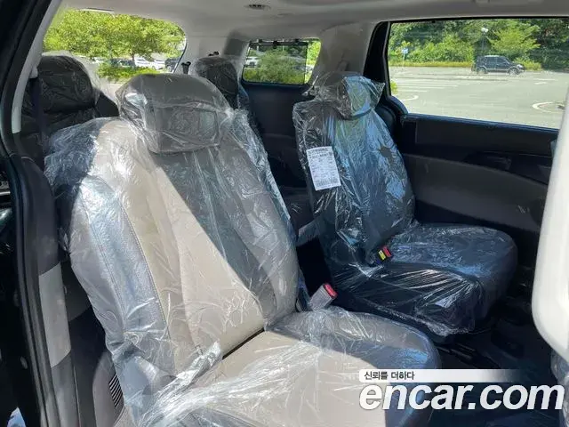 Kia Carnival 2024 — Photo 17/20
