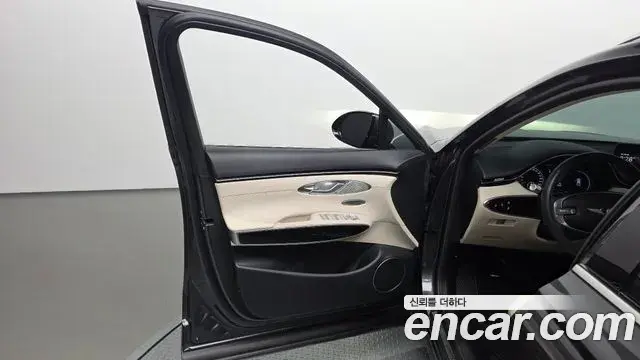 Genesis GV70 2021 — Şəkil 18/37