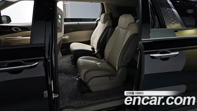 Kia Carnival 2024 — ფოტო 34/36