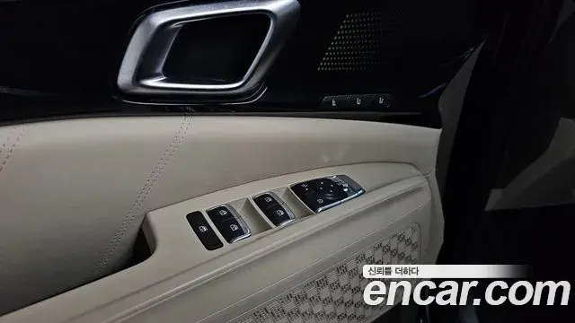 Kia Carnival 2024 — ფოტო 26/36
