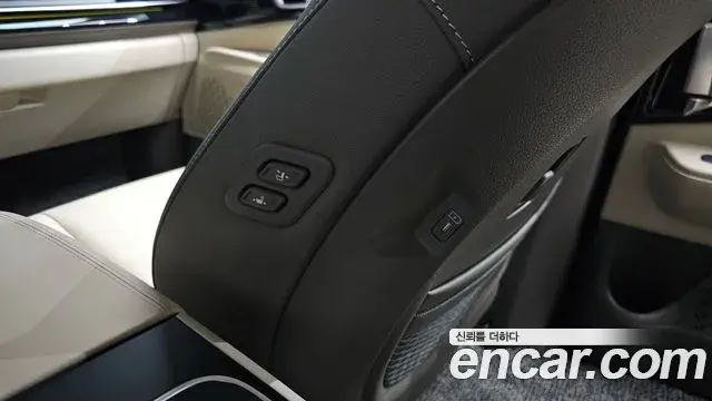 Kia Carnival 2024 — ფოტო 21/36