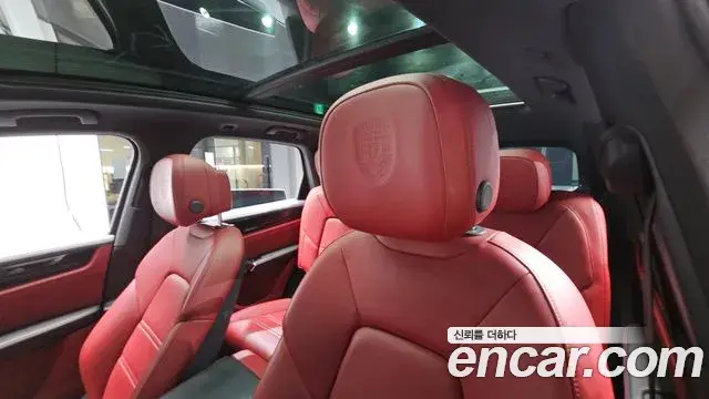 Porsche Cayenne 2021 — Şəkil 14/35