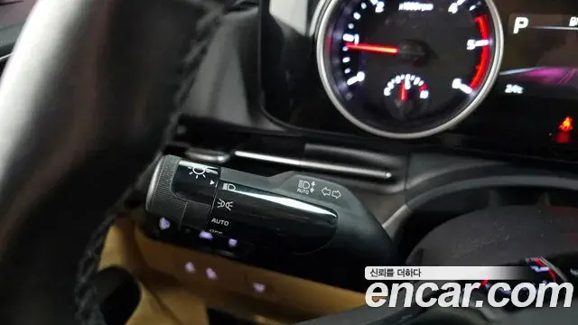 Kia Carnival 2022 — Şəkil 29/31
