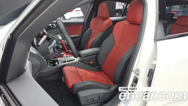 BMW 1 Series 2025 — Photo 15/36