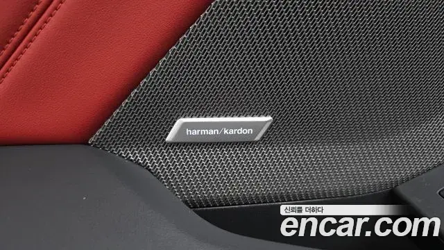 BMW 1 Series 2025 — Photo 8/36