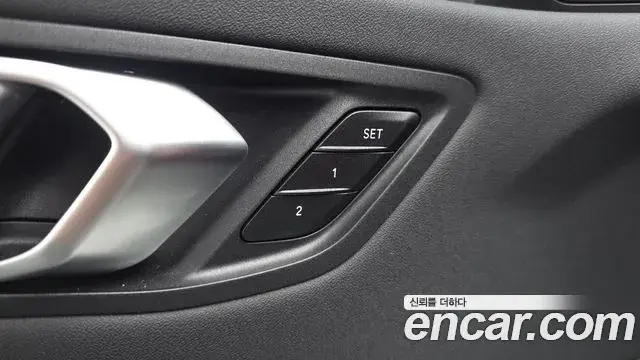 BMW 1 Series 2025 — Photo 19/36