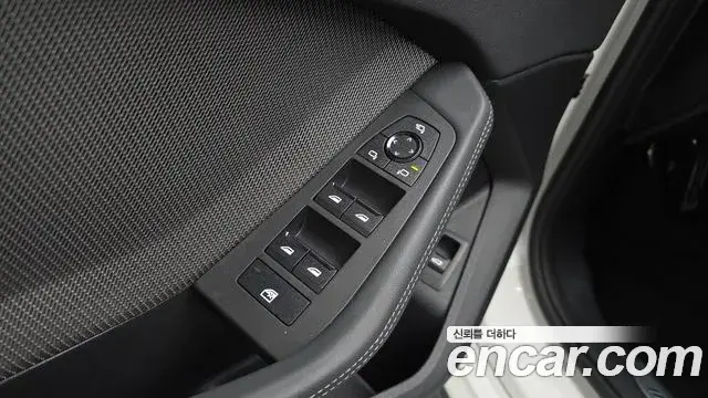 BMW 1 Series 2025 — Photo 33/36