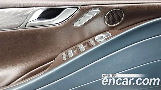 Genesis Electrified G80 2022 — Фото 18/20