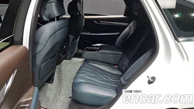 Genesis G80 2022 — Şəkil 25/32