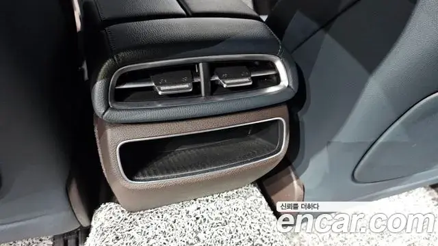 Genesis G80 2022 — Şəkil 27/32