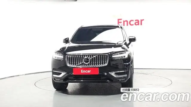 Volvo XC90 2022 — ფოტო 13/20