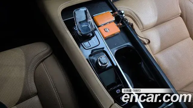 Volvo XC90 2022 — ფოტო 7/20