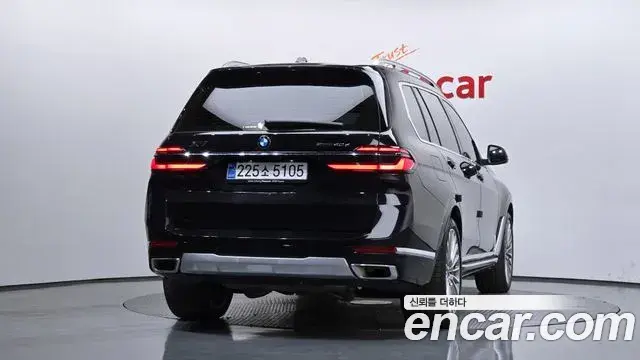 BMW X7 2025 — ფოტო 18/20