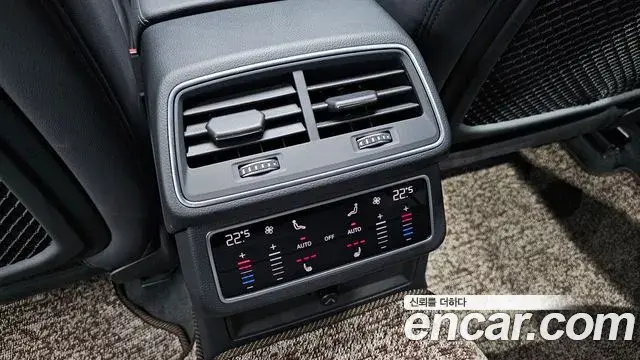 Audi A6 2021 — Photo 7/32