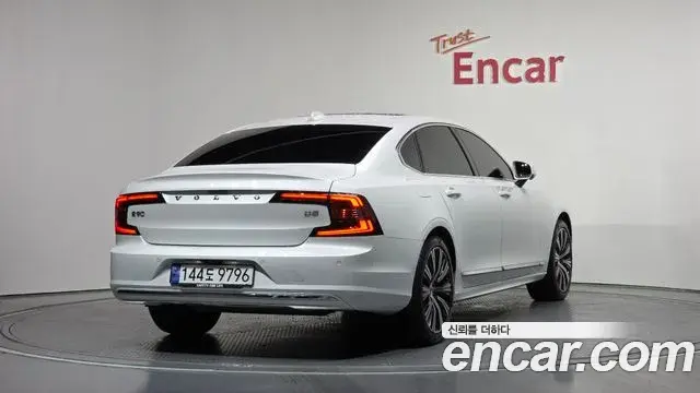 Volvo S90 2024 — Фото 2/20