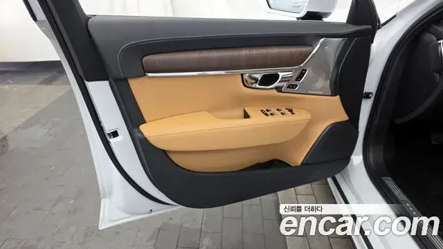 Volvo S90 2024 — Photo 12/34