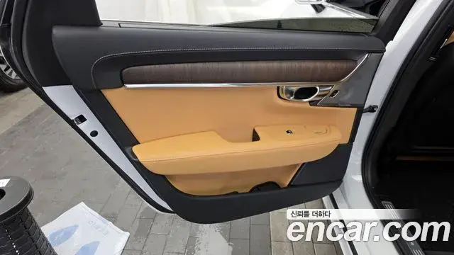 Volvo S90 2024 — Photo 3/34