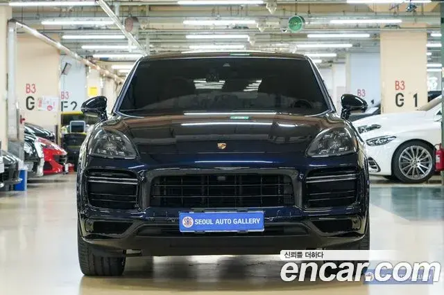 Porsche Cayenne 2021 — Photo 2/20