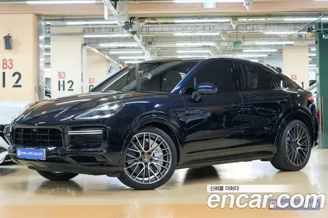 Porsche Cayenne 2021 — Photo 9/20