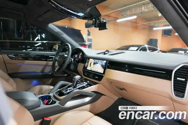 Porsche Cayenne 2021 — Photo 10/20