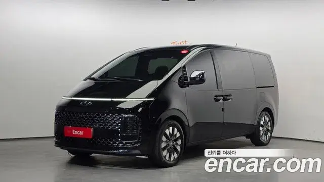 Hyundai Staria 2022 — Фото 1/20