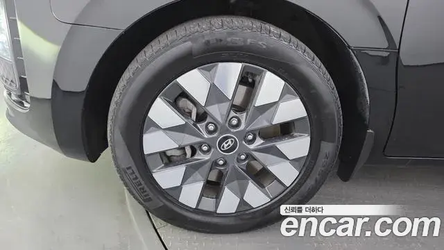 Hyundai Staria 2022 — Фото 5/20