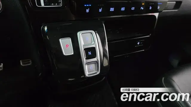 Hyundai Staria 2022 — Фото 9/20