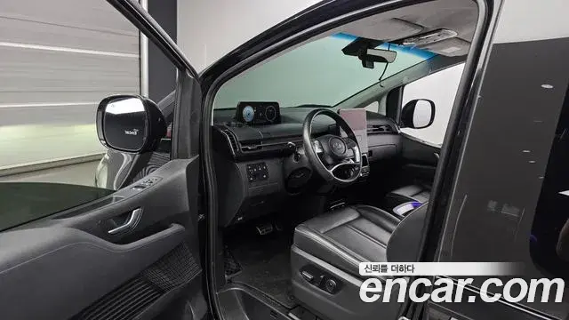 Hyundai Staria 2022 — Фото 10/20