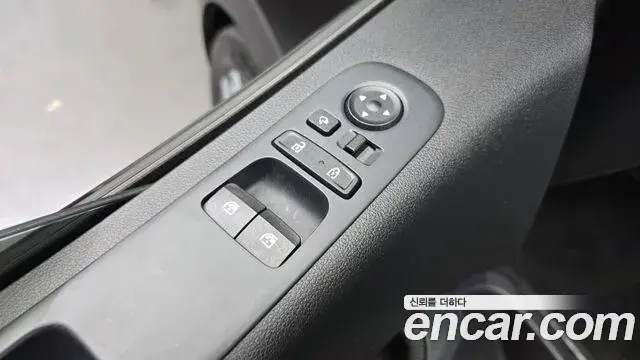 Hyundai Staria 2022 — Фото 13/20