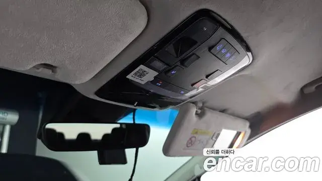 Hyundai Staria 2022 — Фото 17/20