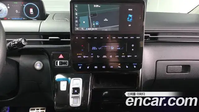 Hyundai Staria 2022 — Фото 18/20