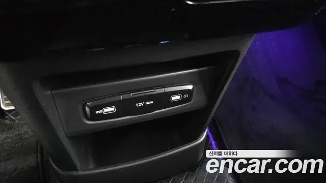 Hyundai Staria 2022 — ფოტო 4/30