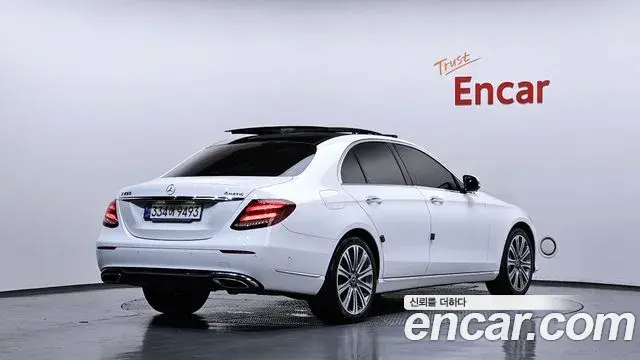 Mercedes-Benz E-Class 2020 — Фото 2/20