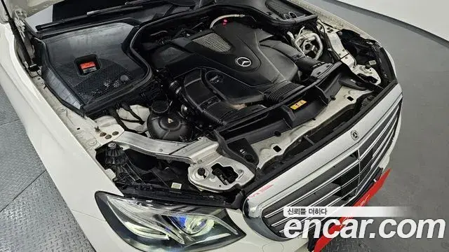 Mercedes-Benz E-Class 2020 — Фото 6/20
