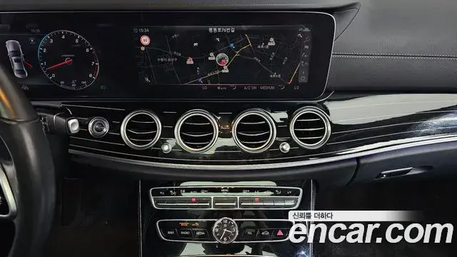 Mercedes-Benz E-Class 2020 — Фото 12/20