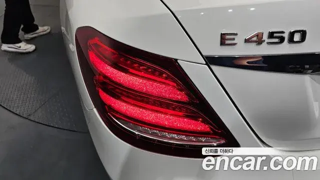 Mercedes-Benz E-Class 2020 — Şəkil 16/36