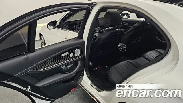 Mercedes-Benz E-Class 2020 — Şəkil 29/36