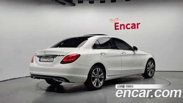 Mercedes-Benz C-Class 2019 — Şəkil 5/20