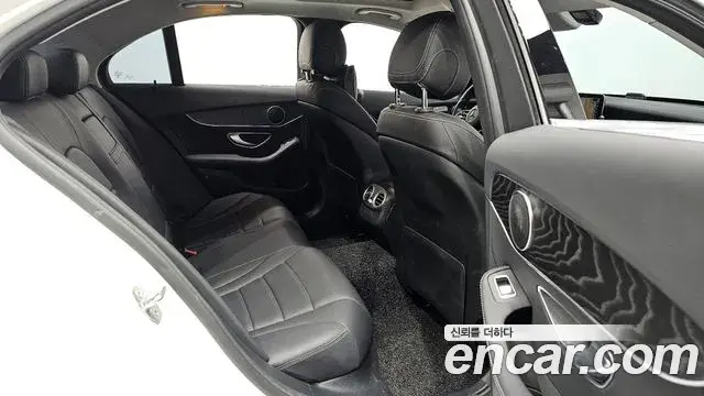 Mercedes-Benz C-Class 2019 — Şəkil 8/20
