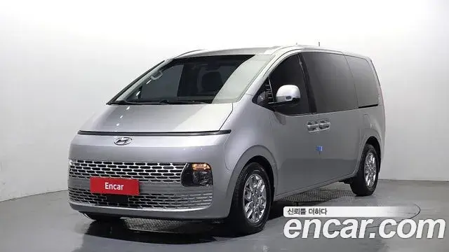 Hyundai Staria 2021 — ფოტო 18/20