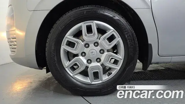 Hyundai Staria 2021 — ფოტო 4/20