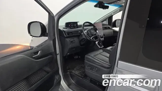 Hyundai Staria 2021 — ფოტო 3/20