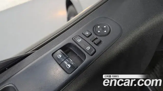 Hyundai Staria 2021 — ფოტო 16/20