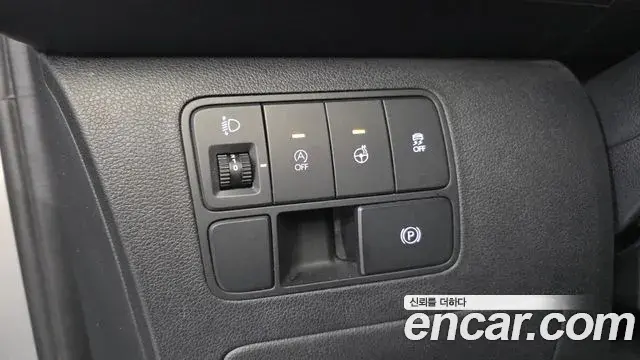 Hyundai Staria 2021 — ფოტო 6/20
