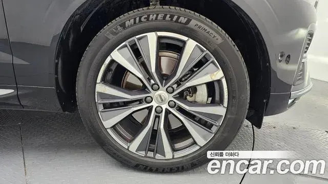 Volvo XC60 2021 — Şəkil 31/34